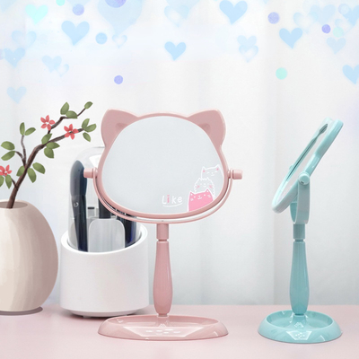美容用品を備えた安価な化粧鏡